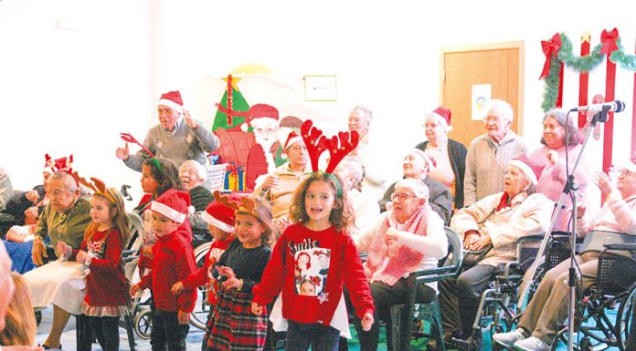 Santa Casa festejou o Natal com prendas no sapatinho