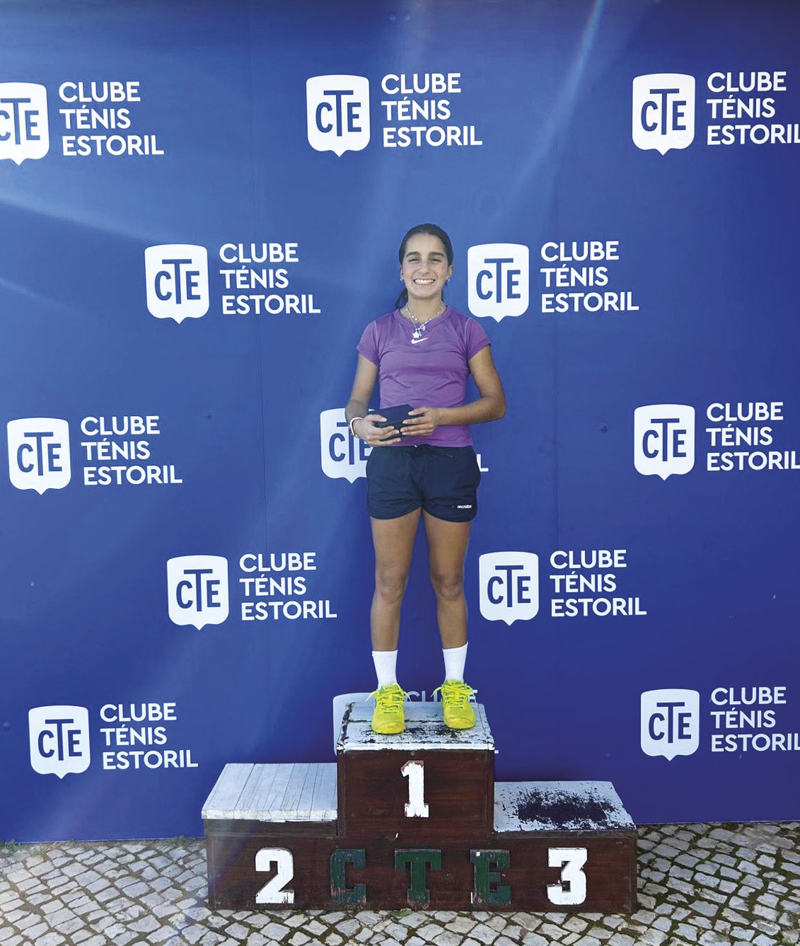 Ténis: Maria Milhões Maia vence torneio no Estoril