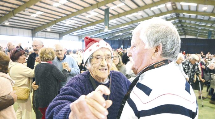 Almoço do Cartão do Idoso com 1500 pessoas