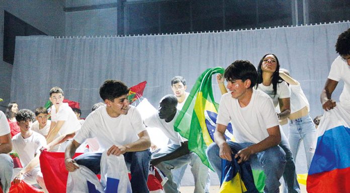 Colégio salientou a integração na Festa de Natal