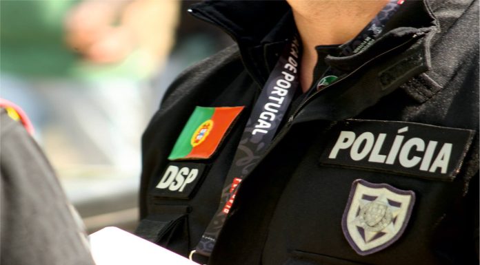 Preso para cumprir 2 anos e 2 meses por violência doméstica na Nazaré