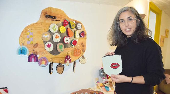 Joana Carolina tem atelier de artesanato na Columbófila