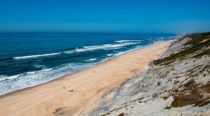 Governo investe na estabilização de taludes nas praias da Légua e Pedra do Ouro, em Alcobaça