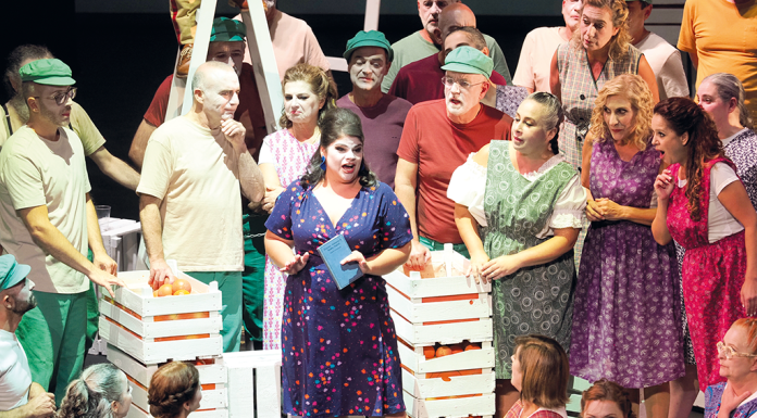 Rita Marques em ópera Elixir no palco do CCC