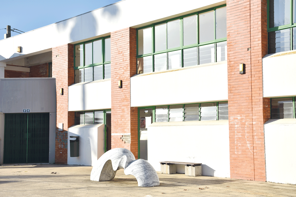 Uso de ateliers no Centro de Artes é contestado