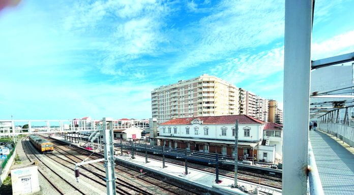 Linha do Oeste reabre entre Mafra e Sintra