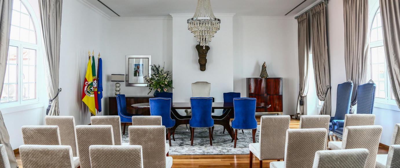 Assembleia Municipal introduz intérpretes de língua gestual