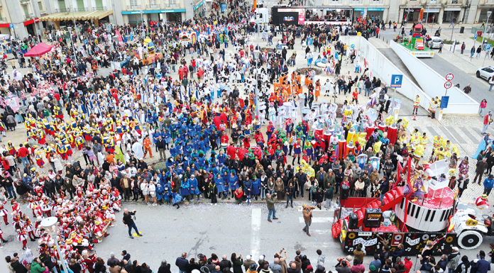 Carnaval animado, mas com pouca sátira política e social