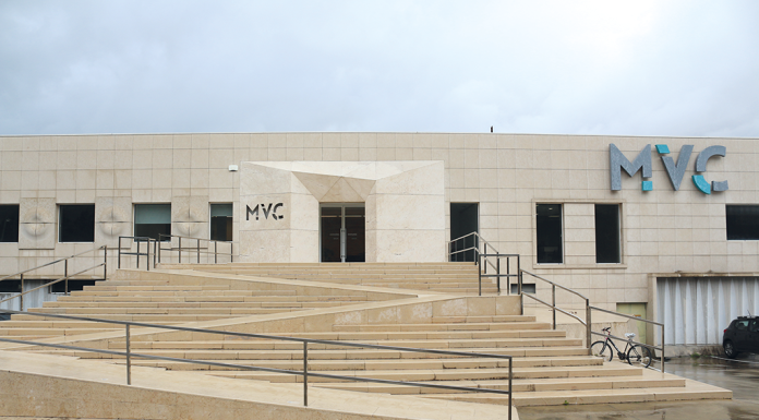 Altar de Notre Dame foi feito por uma empresa do concelho de Alcobaça