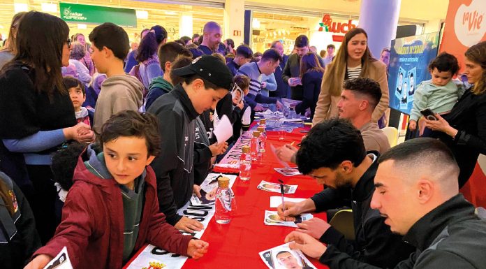 Caldas já tem à venda caderneta de cromos