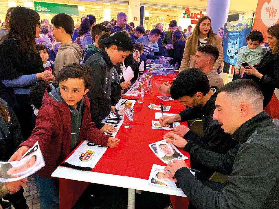 Caldas já tem à venda caderneta de cromos