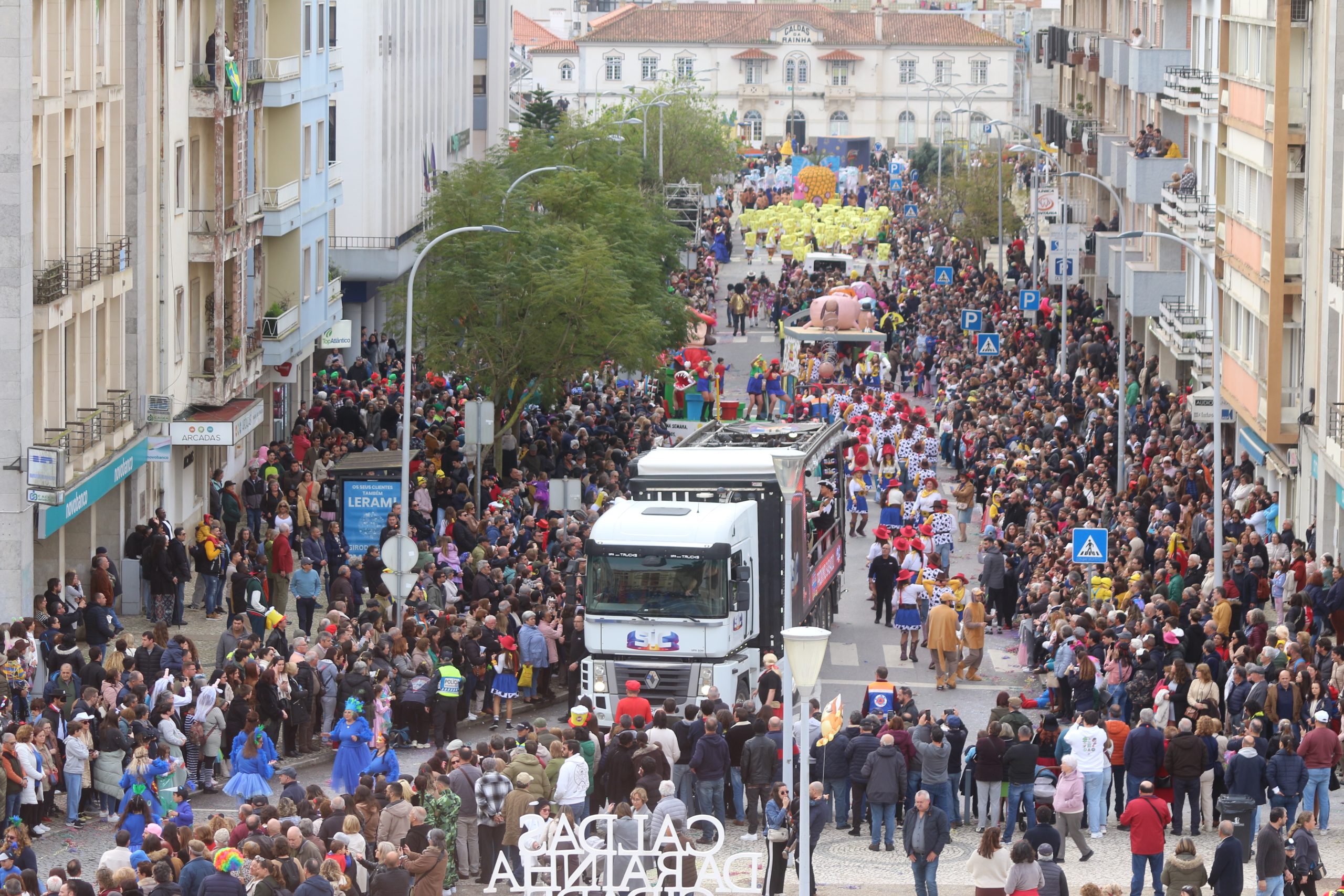 FOTOGALERIA – O desfile na tarde desta terça-feira nas Caldas