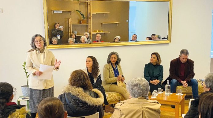 Frases de alunos pelas ruas das Caldas alertam para a discriminação