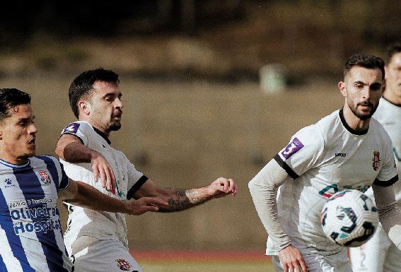 Caldas tropeça e volta a dar vida ao Ol. Hospital