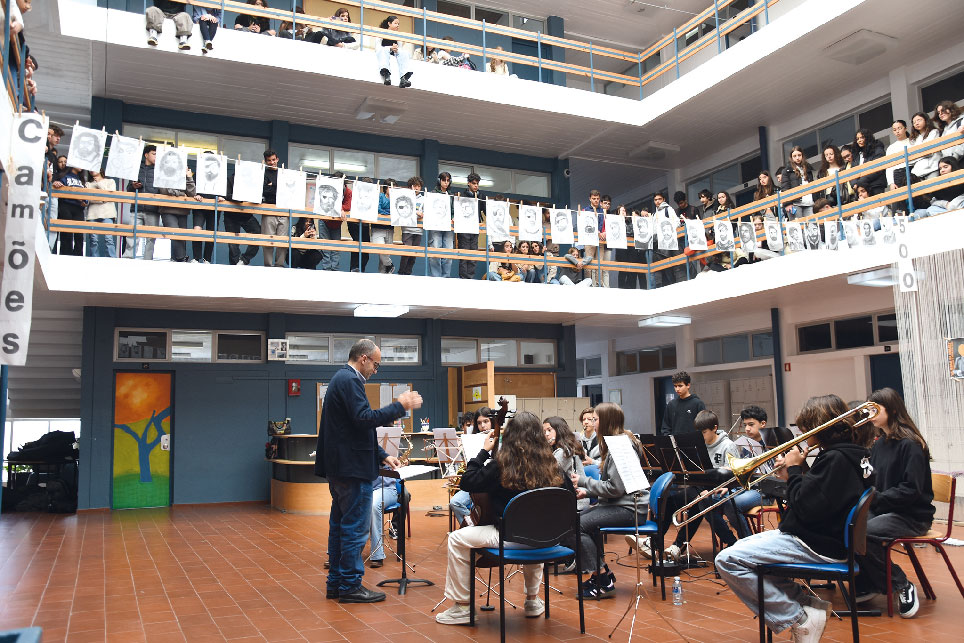 Semana Raul Proença fomenta a união e mostra o que a escola faz