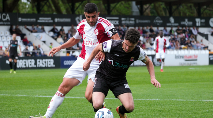 Caldas tropeça mas Académica dá a manutenção