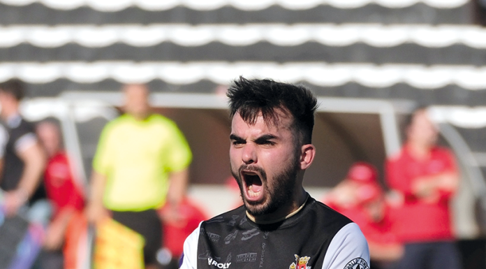 Bombas de Pepo e Balelo consumam remontada