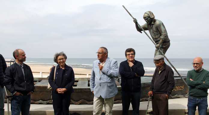 Monumento na Foz do Arelho homenageia mariscadores