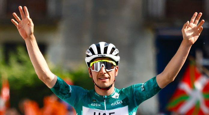 João Almeida vence com categoria em Markina-Xemein e lidera Volta ao País Basco