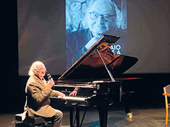 Maestro falou sobre música e livros no CCC