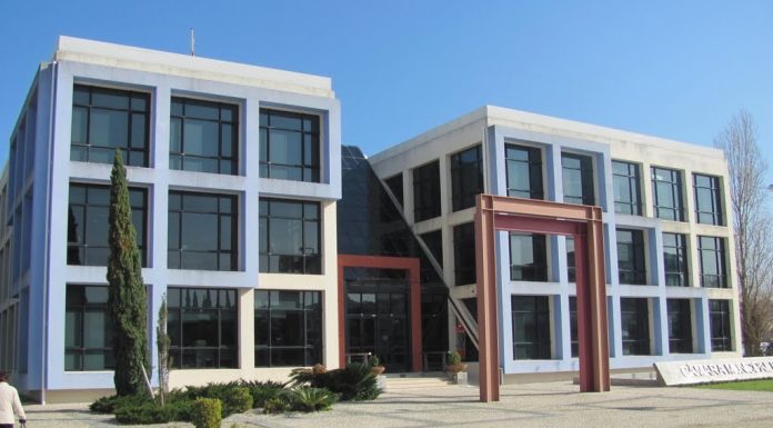 Câmara da Lourinhã melhora resultado líquido e piora execução orçamental em 2024