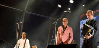 Doze mil pessoas na Praça 25 de abril para ouvir os GNR