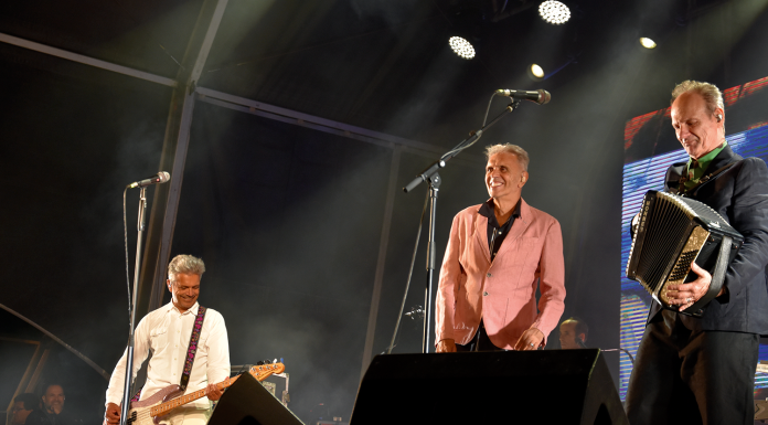 Doze mil pessoas na Praça 25 de abril para ouvir os GNR