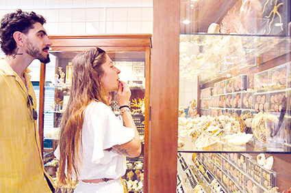 Casa das Conchas reabriu portas com mais de 12 mil exemplares