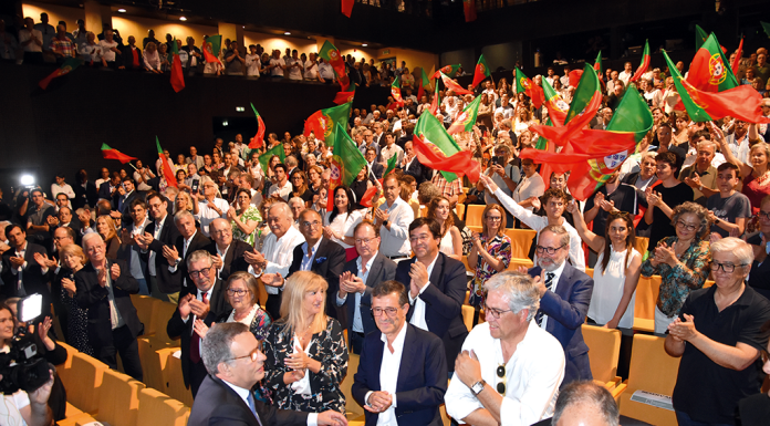 Quase 130 presidentes de câmara declaram apoio a Seguro