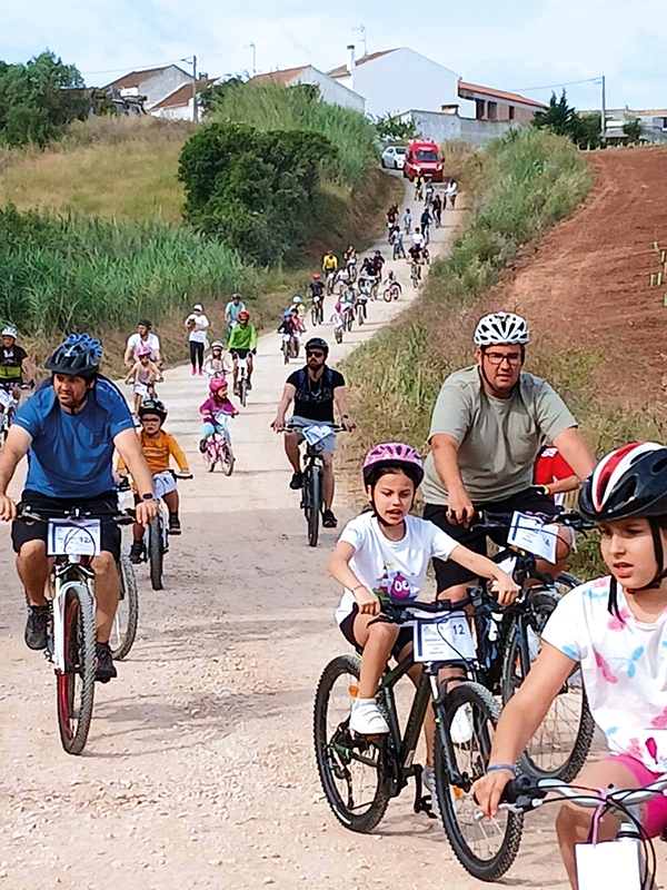 Óbidos – Cicloturismo do AEJO junta comunidade em pedalada pelo Pinhal