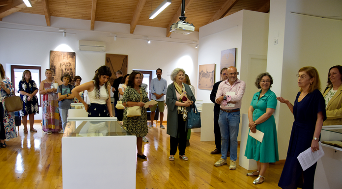 Biblioteca das Caldas organiza mostra sobre a Rainha com documentos históricos