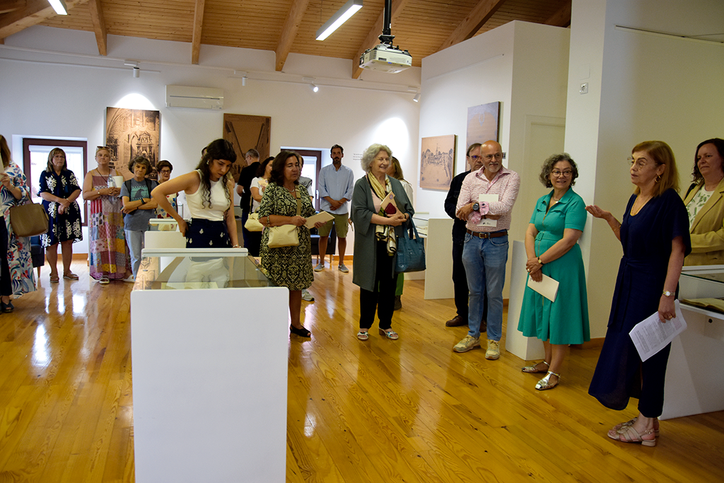 Biblioteca das Caldas organiza mostra sobre a Rainha com documentos históricos