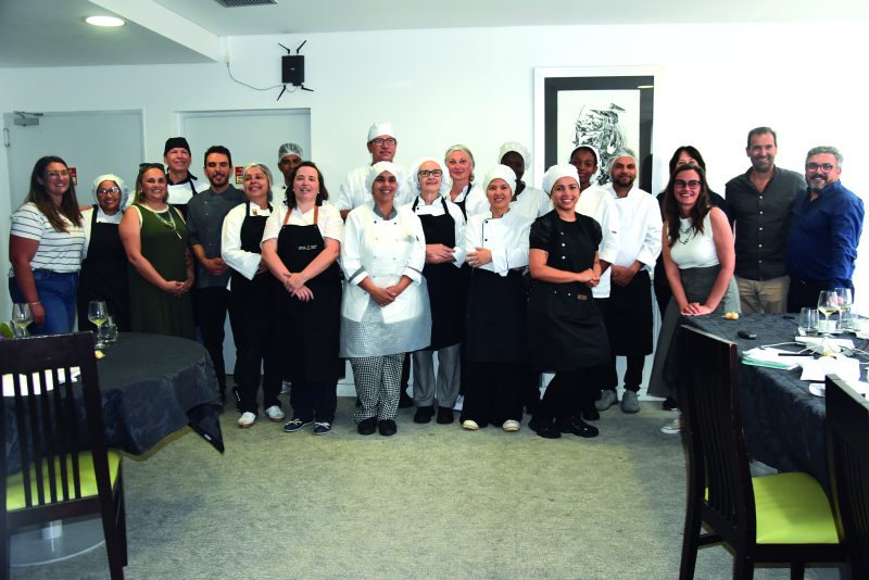 Formação dá novo rumo a  14 migrantes