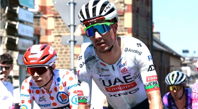 João Almeida sofreu queda aparatosa