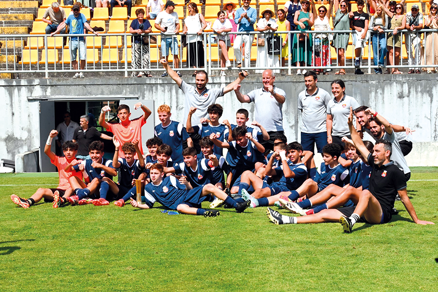 AF Leiria ganha Liga de Ouro com cinco jogadores da região