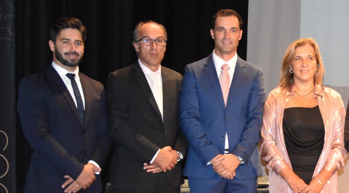 Filipe Daniel aponta a ambições políticas para entrega de pelouros