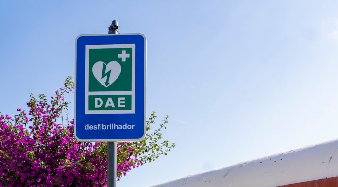 Óbidos reforça segurança com instalação de desfibrilhador junto ao posto de turismo