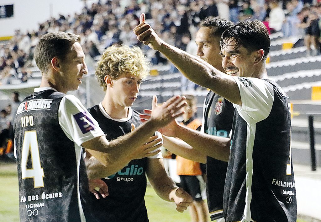 Caldas cumpre em rotatividade