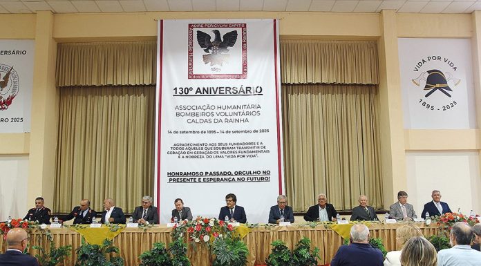 Bombeiros celebram 130 anos e pedem campo de treinos