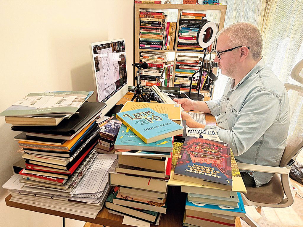 O tradutor de Peniche que faz vídeos no tiktok sobre a língua portuguesa