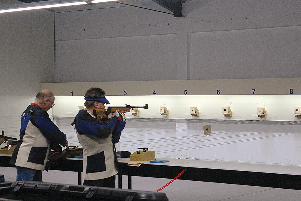 Clube de Tiro do Oeste abriu há um ano e tem mais de 70 sócios