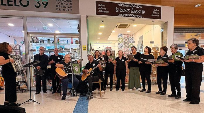 Grupo de Cantares do Orfeão Caldense apresentou-se no sábado no E. Leclerc