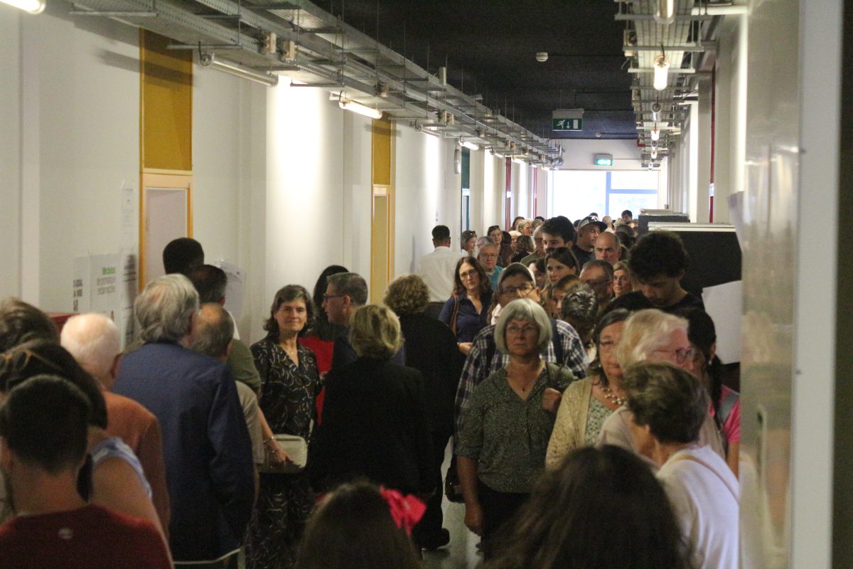 Mais de 2800 votantes até às 12h00 na maior freguesia da cidade