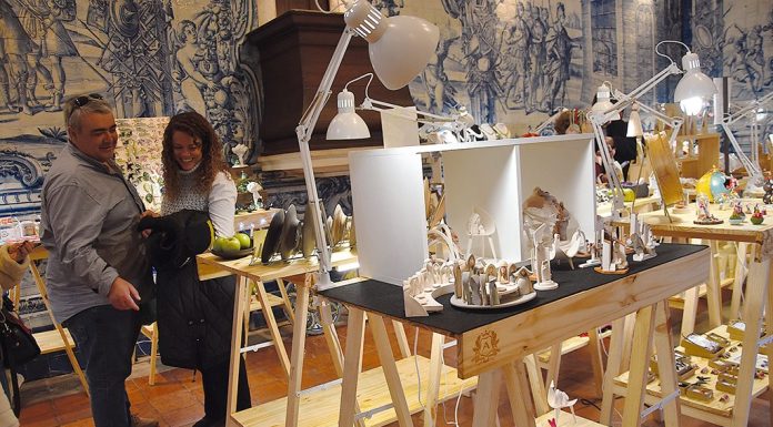 Artesãos têm venda de Natal na Capela de S. Sebastião