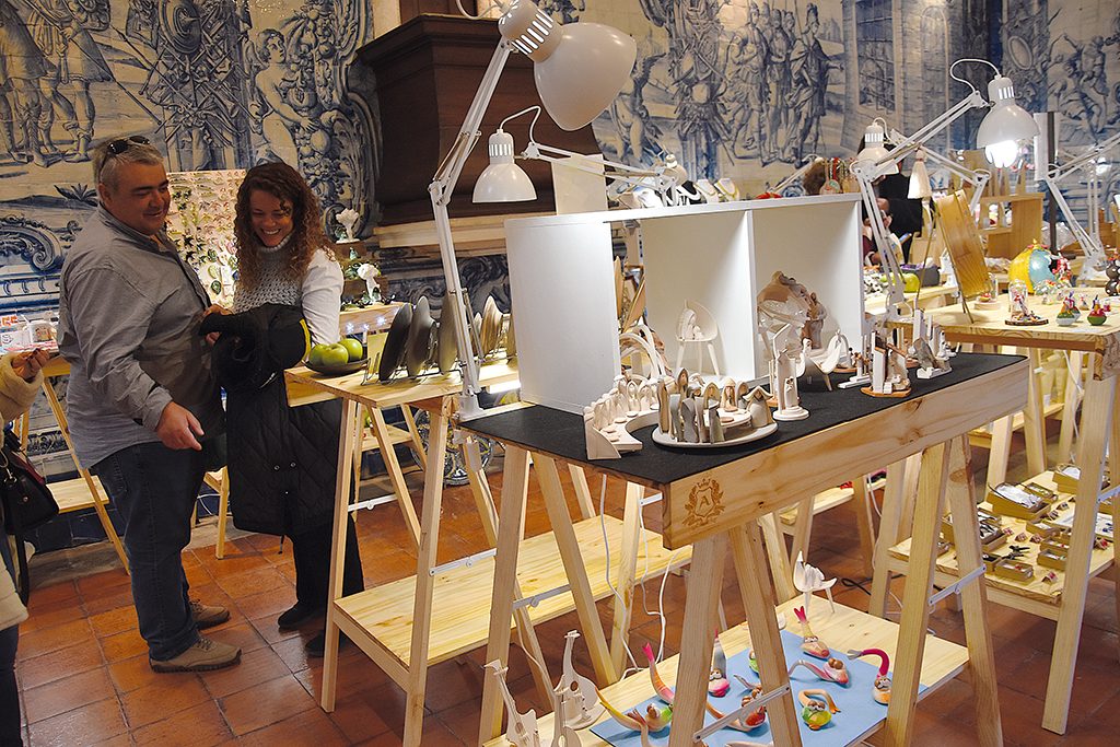 Artesãos têm venda de Natal na Capela de S. Sebastião