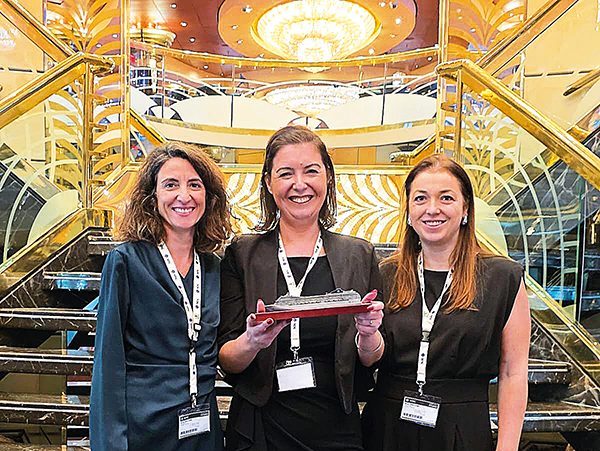 Oestetur distinguida no ramo dos cruzeiros