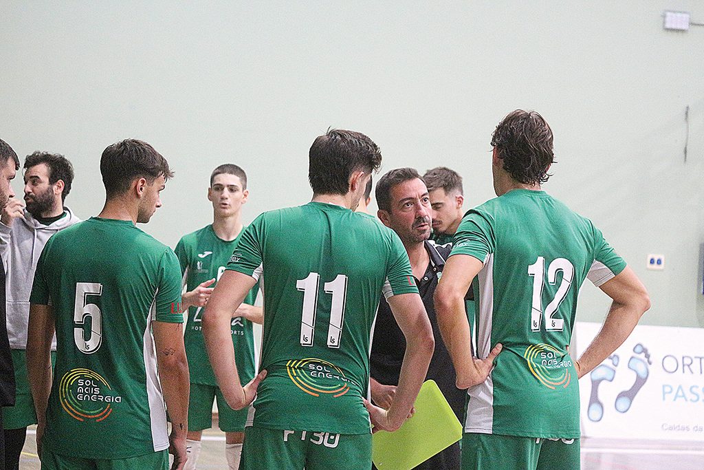 Sp. Caldas cede primeiros pontos