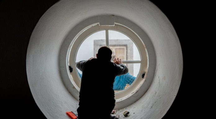 Obras no quase centenário Teatro Chaby Pinheiro