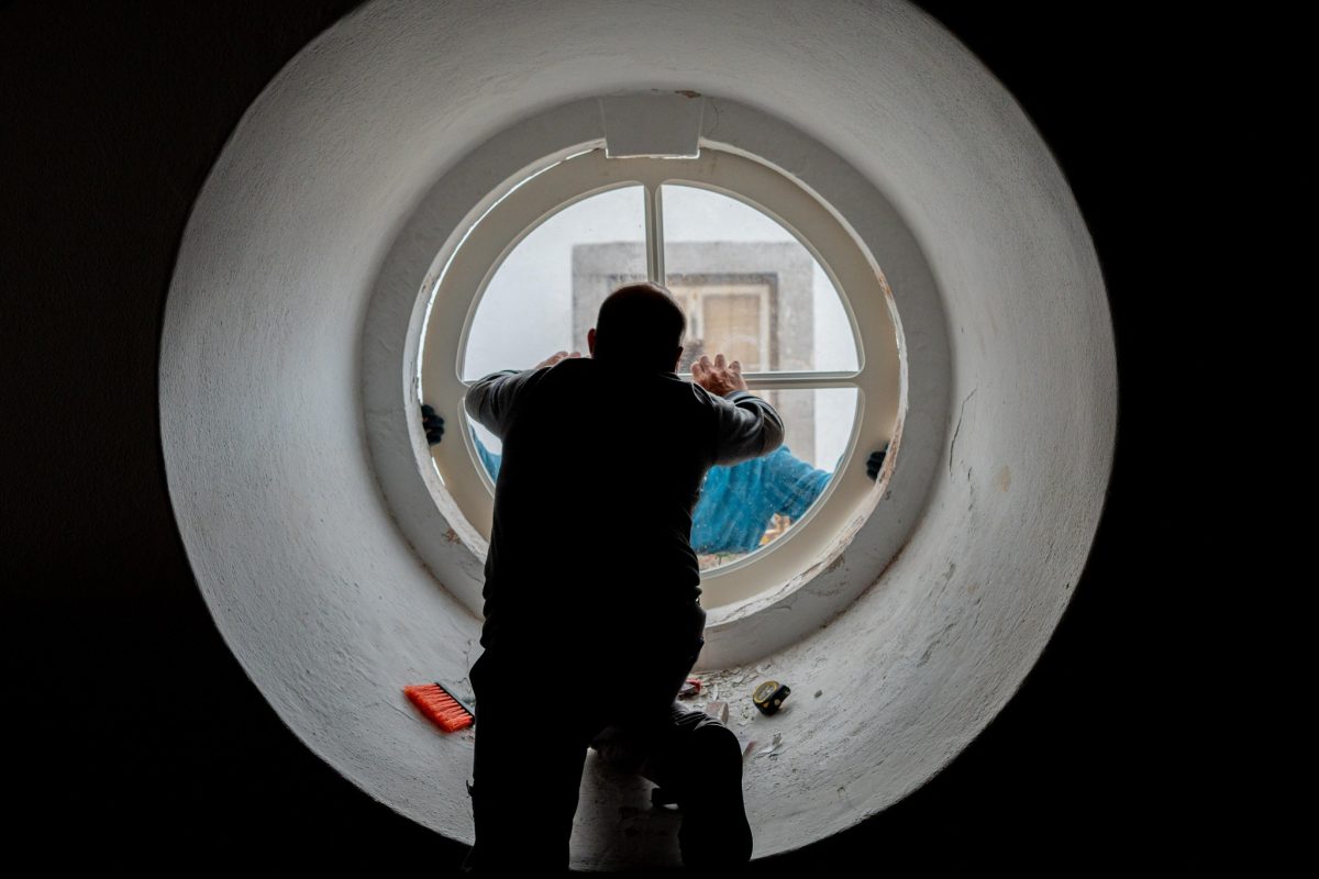 Obras no quase centenário Teatro Chaby Pinheiro