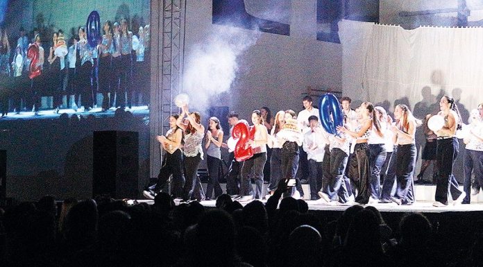 Festa de Natal recordou os 20 anos do Colégio Rainha D. Leonor
